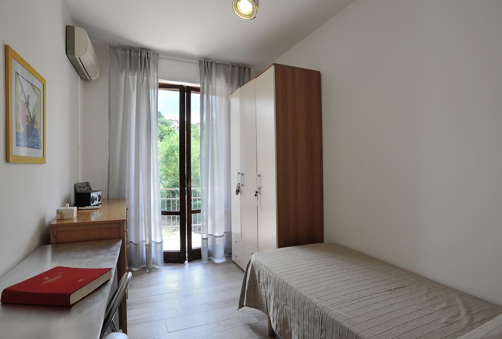 Casarimidia Apartment Перуджа Стая снимка